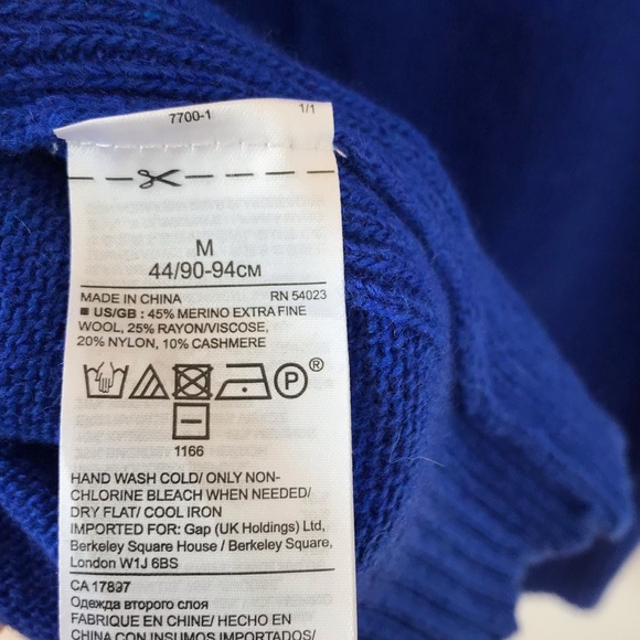 Banana Republic Filpucci back button sweater - Picture 8 of 8